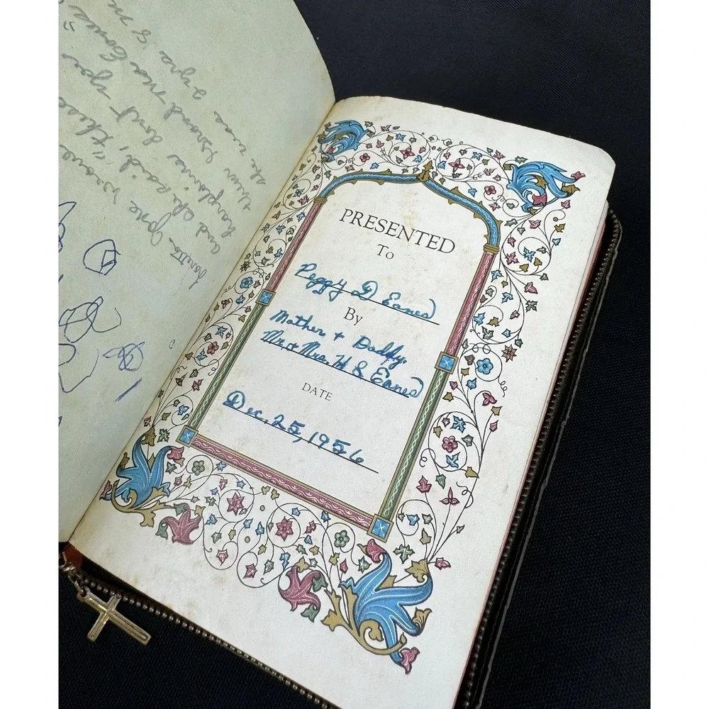 Vintage Holy Bible Black Cover With Zipper 4 1/2